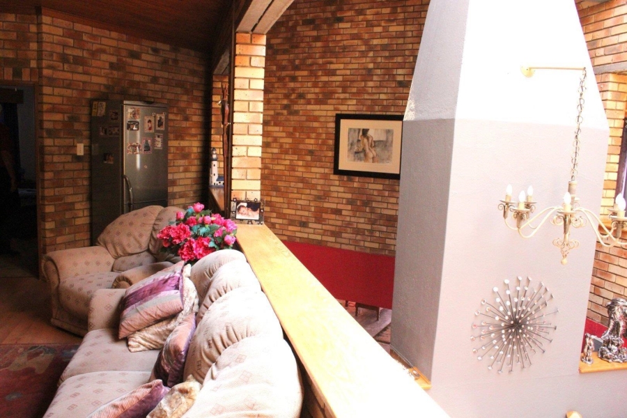 6 Bedroom Property for Sale in Van Der Hoff Park North West
